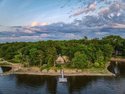 /international/ca/121-chemin-de-l-ile-l-ile-cadieux-quebec-110100500401/