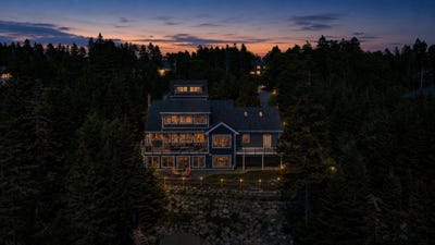 /international/ca/22-ketch-court-head-of-st-margarets-bay-nova-scotia-110108890445/