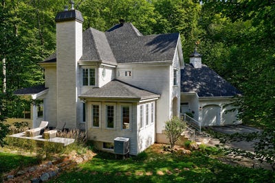/international/ca/152-rue-de-shannon-bromont-quebec-110103025649/
