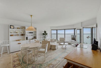 /international/ca/60-rue-berlioz-1404-montreal-verdun-ile-des-soeurs-quebec-110109057549/