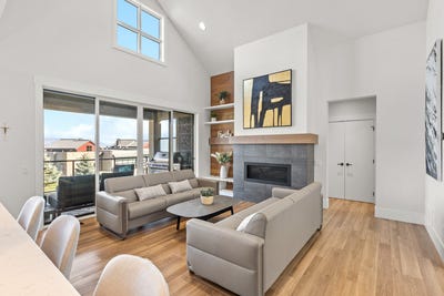 /international/ca/203-grange-drive-vernon-british-columbia-110107382084/