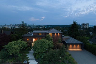 /international/ca/1295-w-keith-road-north-vancouver-british-columbia-110119384852/