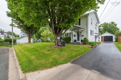 /international/ca/90-churchill-street-truro-nova-scotia-110108819798/