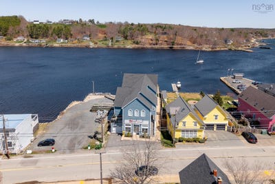 /international/ca/629-main-street-5-mahone-bay-nova-scotia-110107895267/