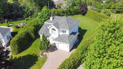 /international/ca/2-rue-parmentier-notre-dame-de-l-ile-perrot-quebec-110108179972/