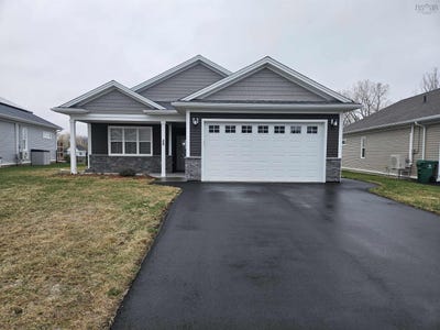 /international/ca/28-thistle-street-falmouth-nova-scotia-110106322289/