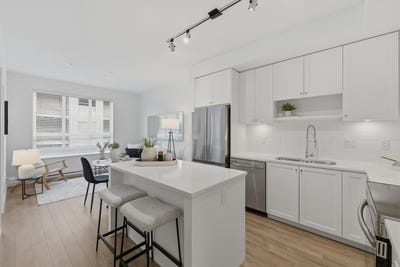 /international/ca/15733-85-avenue-309-surrey-british-columbia-110108026586/