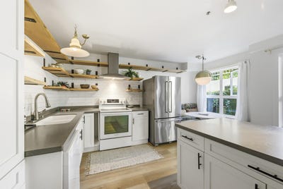/international/ca/33165-2nd-avenue-205-mission-manitoba-110108469748/