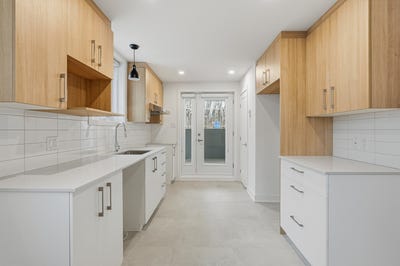 /international/ca/10-rue-lonergan-1-sainte-therese-quebec-110103652304/