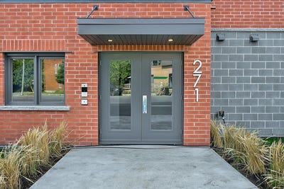 /international/ca/271-rue-briere-102-saint-jerome-quebec-110099121735/