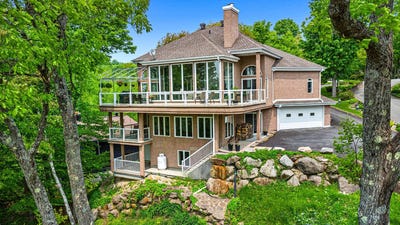 /international/ca/1455-rue-des-quatre-saisons-sainte-adele-quebec-110096649783/?lang=zh-cn