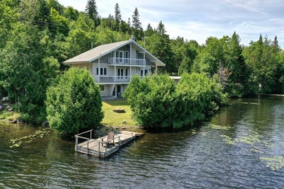 /international/ca/2677-route-323-n-amherst-quebec-110107850183/