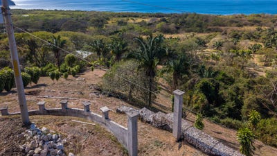 /international/cr/la-reserva-lots-19-20-21-camaronal-puntarenas-110105853360/