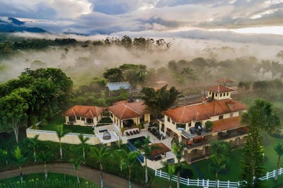 /international/cr/versatile-luxury-estate-with-19-bedrooms-ideal-for-a-boutique-hotel-or-family-compound-san-isidro-de-el-general-110101189593/