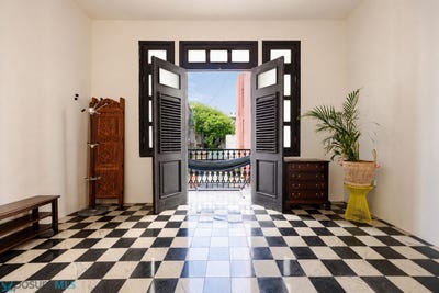 /international/pr/360-calle-fortaleza-viejo-san-juan-san-juan-110107392486/
