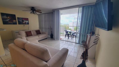 /international/pr/6410-isla-verde-ave-isla-verde-carolina-110107728410/