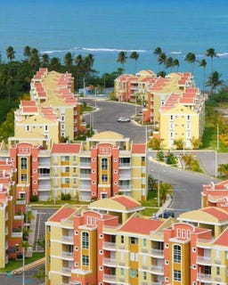 /international/pr/204-condominio-villas-del-mar-beach-resort-mediania-alta-loiza-loiza-110100691428/