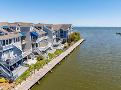 /international/us/8047-windward-key-drive-chesapeake-beach-md-110106581055/