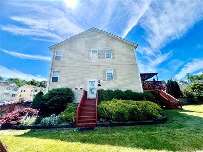 /international/us/60-peach-place-middletown-ny-110108340298/