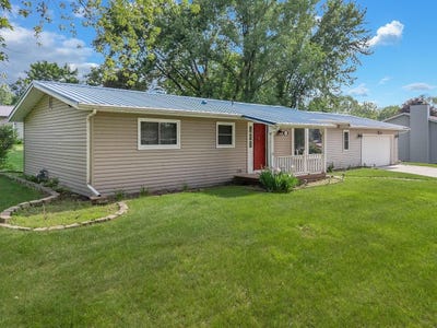 /international/us/1162-15th-street-reedsburg-wi-110100260841/