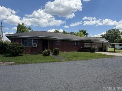 /international/us/301-s-cedar-dewitt-ar-110109051674/