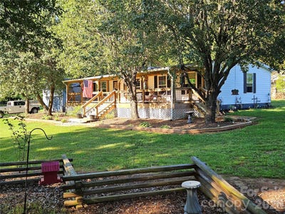 /international/us/3520-pea-ridge-road-morganton-nc-110108384340/