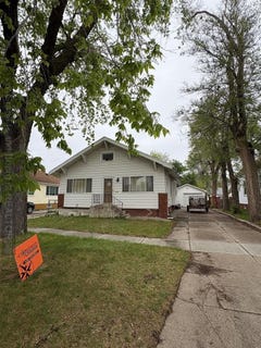 /international/us/814-w-12th-street-grand-island-ne-110107636864/