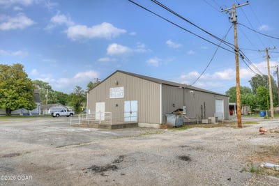 /international/us/113-n-tennessee-avenue-carterville-mo-110108466531/