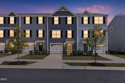 /international/us/424-emerald-shire-way-zebulon-nc-110108174289/