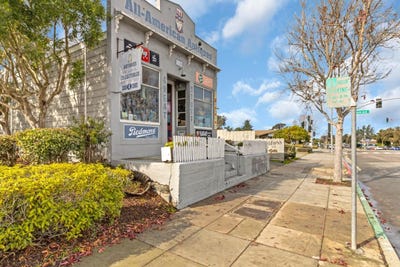 /international/us/883-lighthouse-ave-monterey-ca-110105115943/