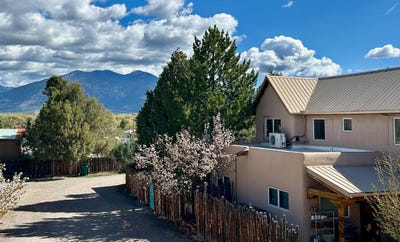 /international/us/630-zuni-street-15-taos-nm-110106754206/