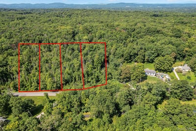 /international/us/155-s-quaker-lane-hyde-park-ny-110102017885/