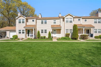 /international/us/19-paine-commons-yaphank-ny-110107820578/