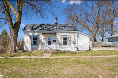 /international/us/907-e-monroe-mount-pleasant-ia-110098246655/