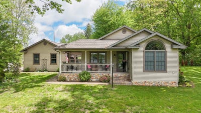 /international/us/31941-terry-drive-dowagiac-mi-110099722556/