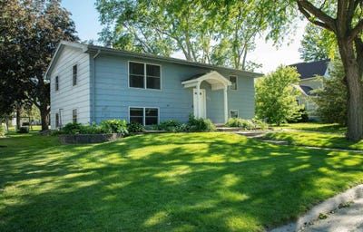 /international/us/1923-4th-ave-nw-waverly-ia-110108768892/