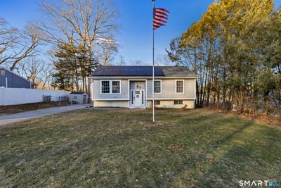 /international/us/15-country-club-drive-ledyard-ct-110107406445/