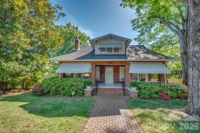 /international/us/151-s-magnolia-street-forest-city-nc-110107380090/