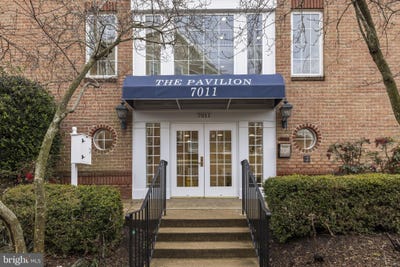 /international/us/7011-falls-reach-drive-falls-church-va-110107506678/