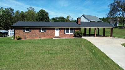 /international/us/418-cloverdale-lane-wilkesboro-nc-110120149763/
