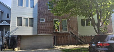 /international/us/2457-w-homer-street-chicago-il-110108583133/