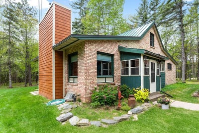 /international/us/8041-two-lakes-rd-lake-tomahawk-wi-110099698163/