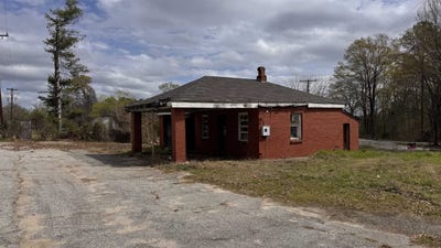 /international/us/410-n-hwy-150-pacolet-sc-110109057804/