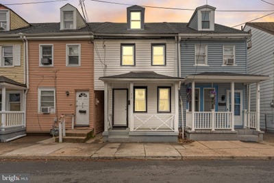 /international/us/212-york-street-burlington-nj-110107681036/