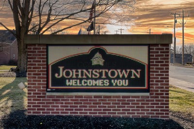 /international/us/371-buena-vista-drive-johnstown-oh-110097239683/?lang=en