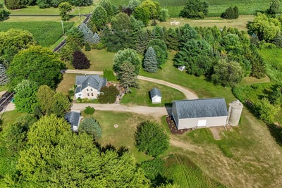 /international/us/4827-beaver-dam-rd-west-bend-wi-110120086544/