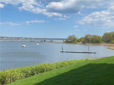 /international/us/400-narragansett-parkway-warwick-ri-110107882027/
