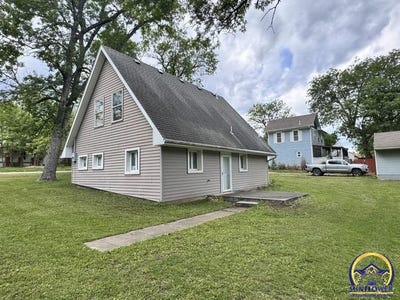 /international/us/621-s-ash-st-lyndon-ks-110107752506/