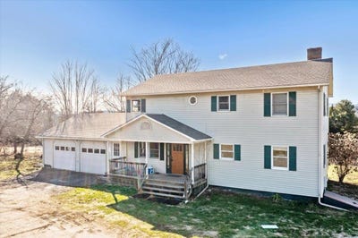 /international/us/3614-creek-road-albany-vt-110104608797/