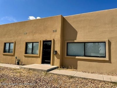 /international/us/216-e-apache-street-farmington-nm-110107981342/